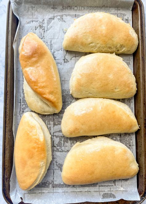 Jamaican Bread, Jamaican Coco Bread, Coco Bread Recipe, Coco Bread, Jamaican Recipe, Coconut Bread Recipe, Beer Bread Mix, Diy Bread, Jamaican Patty