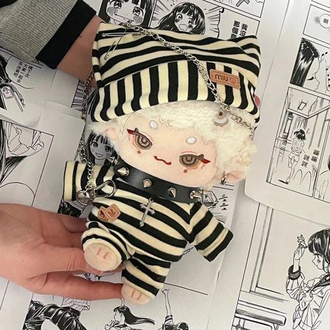 20cm Plush Doll Prisoner Costume Clothes Suit, 20cm Cotton Doll Cool Clothes Included Items : Hat *1 Shirt*1 Pants*1 Choker*1 Chain*1 Not including the doll . Kida Disney, Omodoki Dolls, Toy Trunk, Prison Outfit, 20cm Plush Doll, Prisoner Costume, Costume Clothes, Cool Clothes, Anime Plush