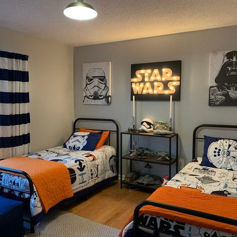 Star Wars Theme Living Room, Little Boy Star Wars Room, Teen Star Wars Room, Star Wars Bedroom Boys Themed Rooms, Star Wars Rooms, Kids Star Wars Room, Boys Star Wars Room, Star Wars Room Boys, Star Wars Bathroom Ideas