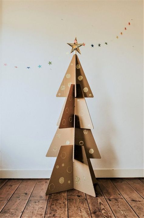 60 Creative Christmas Tree Ideas: Get Inspired and Festive this Holiday Season! Creative Christmas Tree Ideas, Turquoise Christmas Tree, Recycled Christmas Decorations, Recycled Christmas Tree, Cardboard Christmas Tree, Cardboard Christmas, Big Christmas Tree, Pallet Christmas Tree, Christmas Props