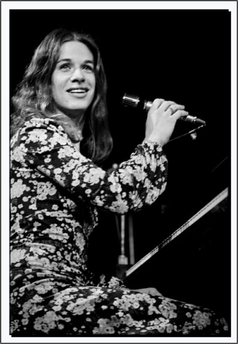 Carole King 70s, Carole King Aesthetic, Beautiful Carole King Musical, David Gilmour Guitar, 70s Rock Music, Ethereal Women, Carol King, Female Rock Stars, David Gilmour Pink Floyd