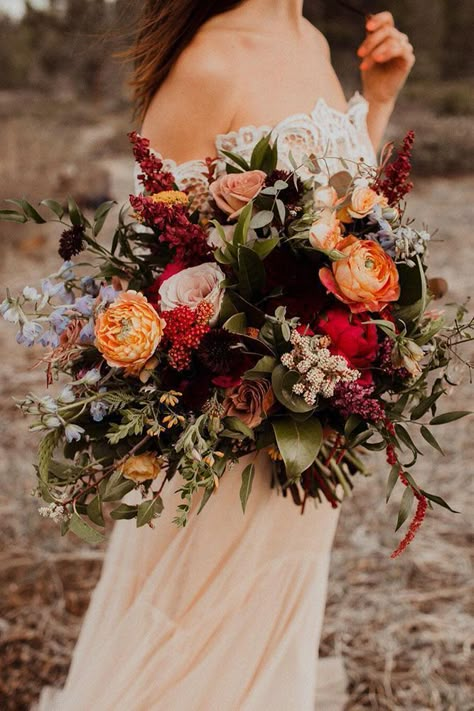 Autumn Wedding in Burgundy, Deep Red, Navy and Terracotta with Blush Accents Outfit Dames, Colorado Sunset, Wildflower Wedding Bouquet, Enchanted Forest Wedding, Farm Tables, Wildflower Wedding, Forest Wedding, Autumn Wedding, Hearts Desire