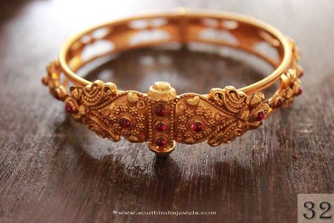 Gold Kada Bangles Designs, Gold Antique Kada Bangle Designs, Antique Kada Bangle Designs. Coorgi Jewellery Bangles, Single Kada Designs Gold, Single Gold Bangle Designs, Coorgi Jewellery, Single Bangle Designs Gold, Kada Designs Gold, Gold Bangles Design Latest Indian, Single Gold Bangle, Gold Kada Bangles