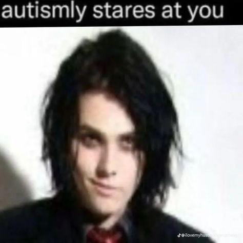 Gerard Way Being Silly, Funny Mcr Pictures, Matching Mcr Pfps, Mcr Reaction Pics, Gerard Way Silly, Gerard Way Memes Funny, Mcr Spider, Mcr Memes Funny, Gerard Way Funny