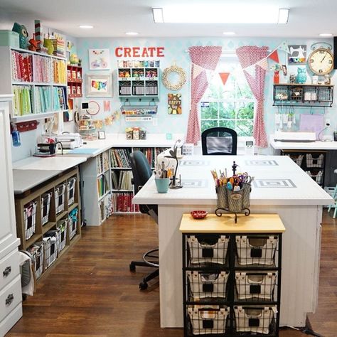 Swoon worthy craft room compilation. the best and most inspiring craft rooms Craft Room Ideas, Sewing Room Inspiration, Small Craft Rooms, Craft Shed, Sewing Room Design, Dream Craft Room, Craft Room Design, Craft Space, Sewing Room Organization