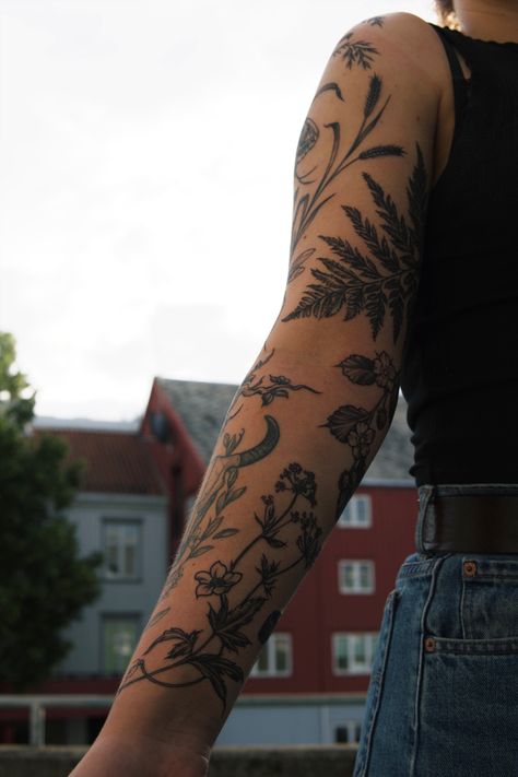 Botanic tattoo flower plants pine insect moth arm black patchsleeve dragonfly clove hay fineline bee Botanical Shoulder Tattoo, Botanical Sleeve, Backpiece Tattoo, Fern Tattoo, Wrap Tattoo, Insect Tattoo, Handpoke Tattoo, Plant Tattoo, Flower Tattoo Sleeve