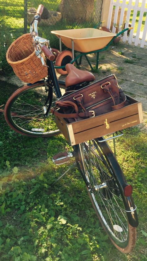 Cottagecore Bike Aesthetic, Vintage Cruiser Bike, Bike With Basket Aesthetic, Vintage Bikes With Basket, Cruiser Bike Aesthetic, Bike Aesthetic Vintage, Brown Prada Bag, Vintage Bike Aesthetic, Wood Bicycle