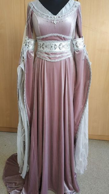 Lord If The Rings, Lord Of The Rings Dress, Pink Medieval Dress, Elvish Dress, Silver Grey Dress, Elven Dress, Elf Dress, Baby Pink Colour, Fantasy Dresses