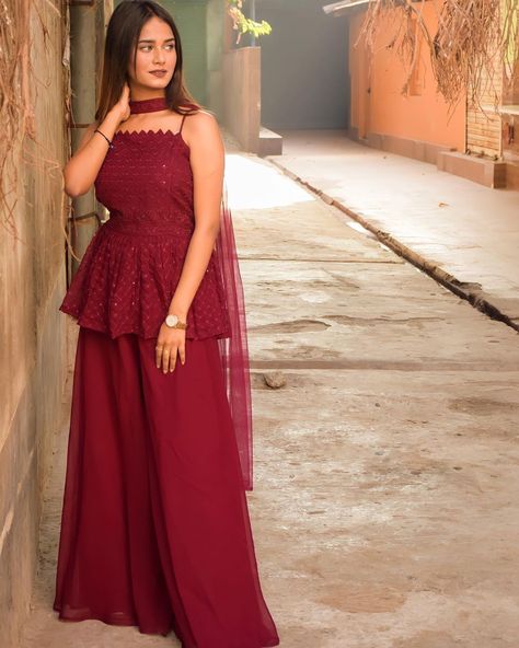 New Sarara Dress, Traditional Sarara Dress, Diwali Outfit Ideas For Women Kurti, Traditional Dresses For Diwali, Wedding Women Dress Indian, Simple Sarara Dress, Diwali Dresses For Women Traditional, Diwali Traditional Dress, Sharara For Women