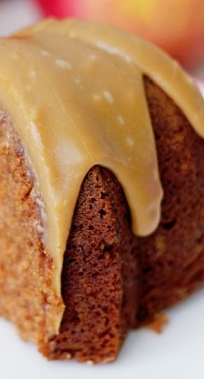 Cinnamon Bunt Cake, Applesauce Spice Cake, Chocolate Chip Bundt Cake, Buttermilk Pound Cake, Pumpkin Treats, Spice Cake Recipes, Cooking Stuff, Applesauce Cake, Beer Cake