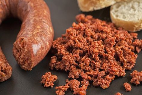 Embutido Recipe, Homemade Chorizo, Mexican Chorizo, Sausage Seasoning, Chorizo Recipes, Chorizo Sausage, Thai Cooking, Homemade Sausage, Cured Meats