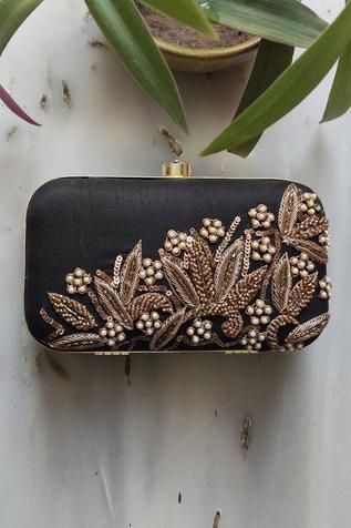 Hand Bags For Women, Plastic Canvas Stitches, Embroidered Leaves, Beautiful Cross, Luxury Sale, Box Clutch, Cross Body Purse, Womens Purses, Hand Bags