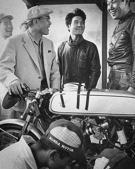 Honda Tradition on Instagram: “Racing bikes were supplied to Honda dealer teams and when the CR72 raced, Soichiro Honda was there to offer advice. @honda_jet…” Honda Jet, Soichiro Honda, Rubber Boots, Racing Bikes, Old School, Historical Figures, Bike, History, Boots