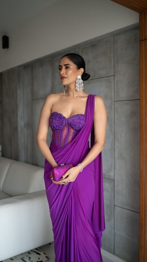 Label Prerna Mehra Indian Designer Clothing (@labelprernamehra) • Instagram photos and videos Classy Party Outfit, Indian Wedding Guest Outfit, Arpita Mehta, Best Indian Wedding Dresses, Stitched Saree, Saree Draping Styles, Wedding Lehenga Designs, Modern Saree, Traditional Indian Dress