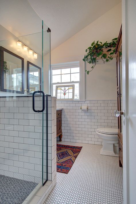 Strange Bathroom Layout, Arts And Crafts Bathroom Craftsman Style, Craftsman House Bathroom Ideas, Craftsman Style Bathrooms Master Suite, 1900 Bathroom Remodel, Craftsman Bathroom Decor, Craftsman Bathroom Floor Tile, Craftsman Bathroom Remodel Ideas, Craftsman Tile Bathroom