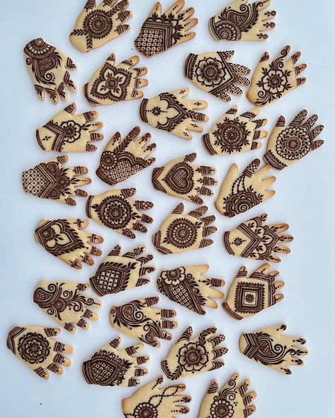 Check out my henna cookies! I love how they turned out! Fun fact: my fiancés nickname is hidden in one of the cookies. Can you spot it? | Instagram Henna Cookies, Henna Decoration Ideas Decor, Back Side Mehndi Design, Side Mehndi Design, Back Side Mehndi, Traditional Henna Designs, Round Mehndi Design, Small Wedding Decor, Unique Henna