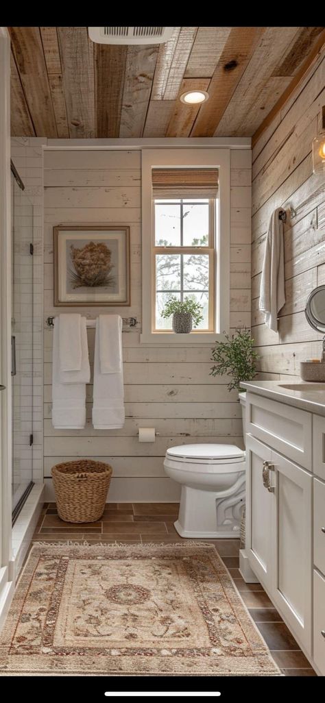 Modern Tiny Cabin Interior, Tiny House Farmhouse Style Interior, Small Country Home Ideas, Bathroom Remodel Old House, Bathroom Old House, Old Farmhouse Bathroom Vintage, Farm Houseplans Interior Design Bathroom, Rustic Farmhouse Master Bath, Country Style Home Interior