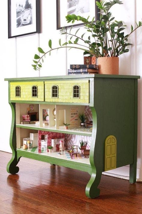 Dresser Turned Dollhouse, Forest Dollhouse, Dollhouse Diy Ideas, Dresser Dollhouse, Dollhouse Dresser, Homemade Dollhouse, Fairy Dollhouse, Custom Dollhouse, Flipping Furniture