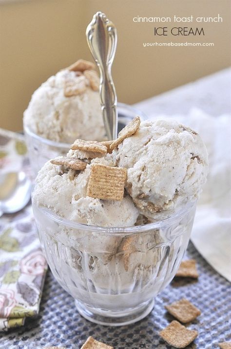 Cinnamon Toast Crunch Ice Cream. My only concern is that Cinnamon Toast Crunch immediately gets soggy in a bowl of milk, so what would it be like in ice cream? Cereal Flavors, Crunch Cereal, Cinnamon Toast Crunch, Cinnamon Toast, S'mores, Köstliche Desserts, Love Eat, Cereal Recipes, Homemade Ice