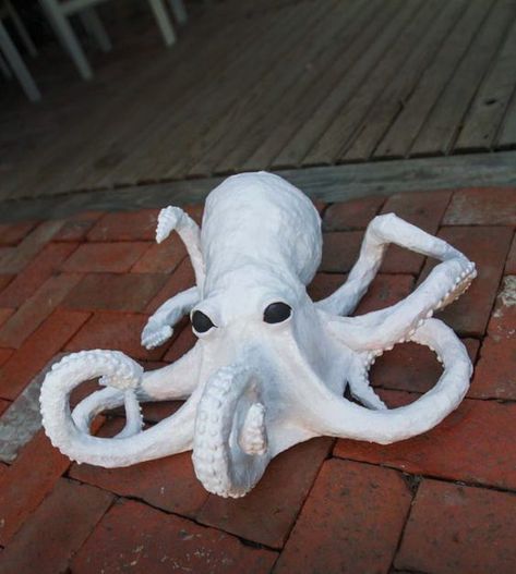 Paper Mache Octopus : Craft Tutorial Paper Mache Octopus, Octopus Craft, Halloween Costumes You Can Make, Octopus Crafts, Octopus Sculpture, Paper Mache Projects, Paper Mache Mask, Paper Mache Animals, Paper Mache Clay