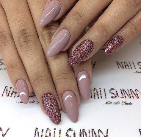 45+ Designs with Nude Nail Polish: Choosing perfect nude is quite a challenge. It is much easier with other colors. Look at our collection of nudes. #Nails #NailArt #NailDesigns Bridal Nail, Nails 2018, Nail Decor, Nagellack Trends, Nude Nail Polish, Nude Nail, Glitter Colors, Glamorous Nails, Matte Nails