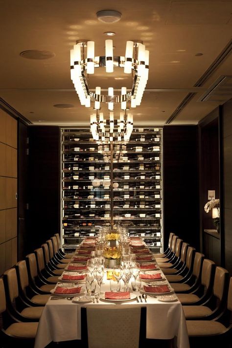 The best restaurants with private dining rooms in Singapore - The Peak Magazine Restaurant Private Room, Private Dining Room Restaurant, Travel Singapore, Pub Interior, Private Dining Room, Sushi Restaurants, Room Seating, Tasting Menu, Restaurant Offers