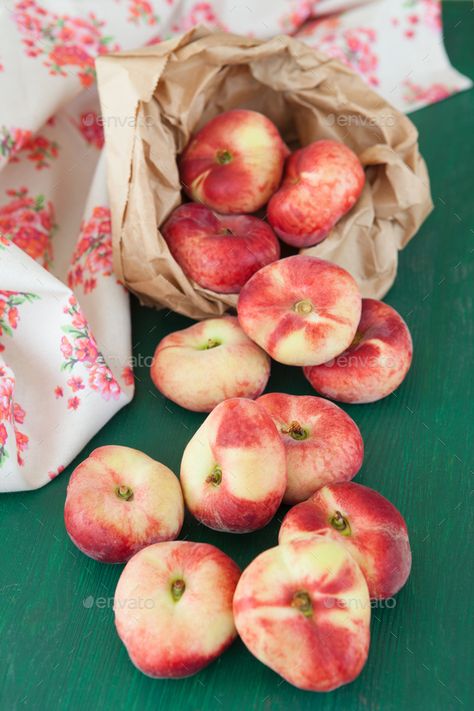 Flat Peach, Nectarine Fruit, Flat Peaches, Peach Photography, Donut Peach, Crazy Photos, Food Photography Tutorial, Vegetable Illustration, Peach Aesthetic