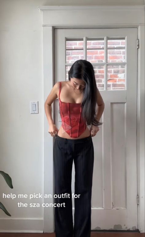 Trousers Corset Outfit, Trousers And Corset Top, Corset Trousers Outfit, Corset Top And Trousers Outfit, Corset With Trousers, Corset And Trousers Outfit, Low Rise Trousers Outfit, Corset Top Outfit Aesthetic, Black Trousers Outfit Casual