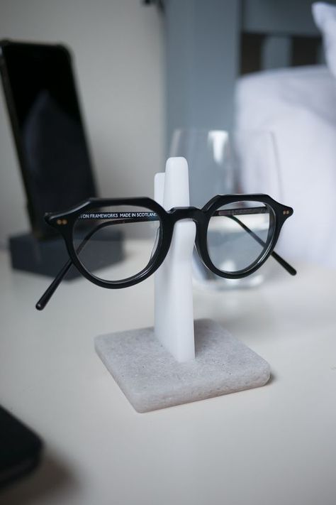 3d Printed Glasses Holder, Glasses Shapes, Eyewear Shop Design, Wooden Glasses Holder, Diy Standing Desk, Eyewear Store Design, Drukarka 3d, Desk Organization Diy, Build Yourself