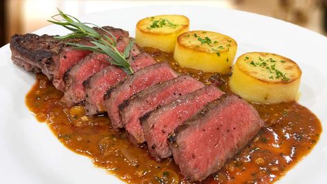 Steak Marsala Recipe: Simple Elegance on a Plate Steak Marsala, Veal Marsala, Marsala Recipe, Marsala Sauce, Wine Sauce, Savory Sauce, Chowder Recipes, Curry Chicken, Savoury Dishes