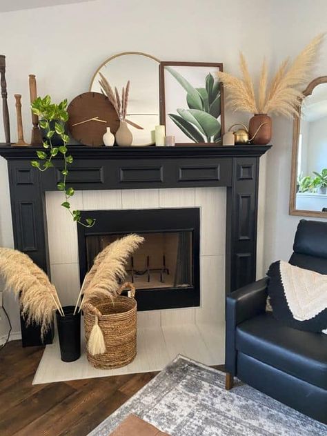 Boho Chic Fireplace Decor, Modern Boho Mantle, Mantle Decor Black Fireplace, Mantle Modern Decor, Pampas Grass Fireplace Decor, Boho Modern Mantle Decor, Decorating Black Fireplace, Pampas Grass Mantle Decor, Boho Living Room Fireplace Decor