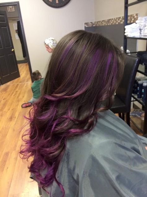 Purple Ombre Hair, Dip Dye Hair, Hair Color Underneath, Hair Color Streaks, Hair Streaks, Dyed Hair Inspiration, Hair Color Purple, Pretty Hair Color, Hair Stylies