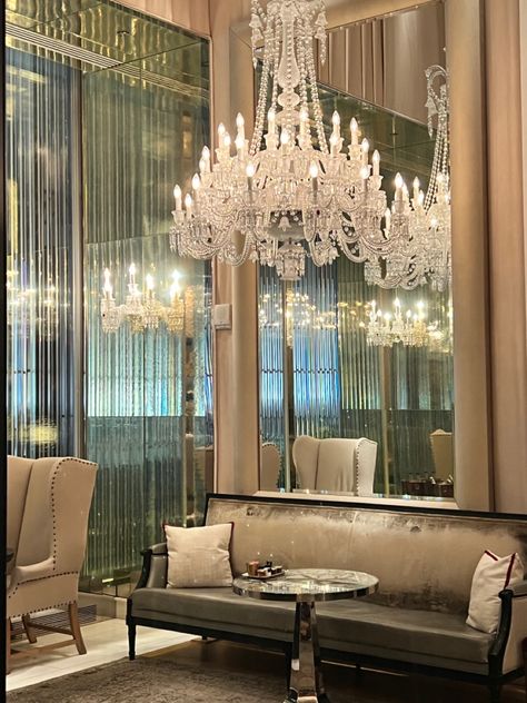 Baccarat Hotel New York, Expensive Aesthetic, Romantic Interior Design, Baccarat Hotel, Baccarat Chandelier, Mansion Interior Design, Grand Mansion, Hall Decorations, Mirror Furniture