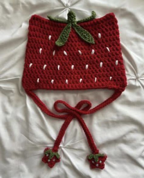 I want to make this @ starcatss_ on instagram Red Crochet Ideas, Strawberry Crochet, Crochet Hat For Beginners, Felted Crochet, Crochet Fairy, Crochet Strawberry, Star Beads, Crochet Business, Crochet Design Pattern