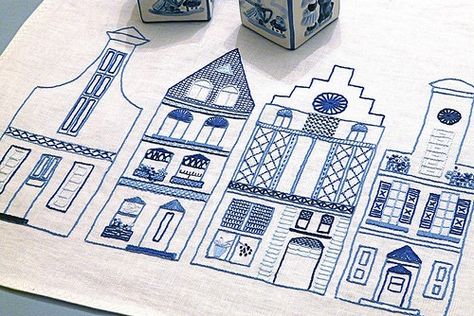 null Bluework Embroidery, Embroidered Table Runner, Canal House, House Quilts, Embroidery Transfers, Willow Pattern, Vintage Embroidery, Pillow Pattern, Delft