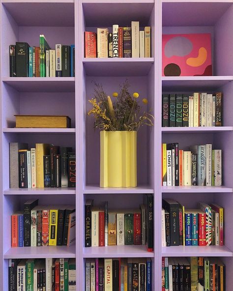 Lavender Bookshelf, Funky Bookshelves, Eclectic Bookcase, Purple Bookshelves, Bookshelves Painted, Bookshelves Inspiration, Lilac Living Room, Colorful Bookshelves, Painted Bookcases