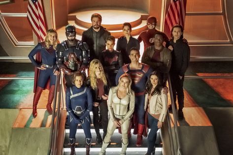 Katherine McNamara on Twitter: "#CrisisonInfiniteEarths caption challenge... GO! (Thanks @EW !)… " Crisis On Earth X, Legends Of Tommorow, Superhero Shows, Sara Lance, Brandon Routh, Crisis On Infinite Earths, Arrow Verse, Caity Lotz, Team Arrow