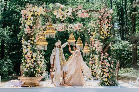 Embroidery Elephant, Weddings Decorations Elegant Romantic, Indian Wedding Theme, Indian Destination Wedding, Umbrella Decorations, Mandap Decor, Indian Wedding Inspiration, Umbrella Wedding, Wedding Mandap