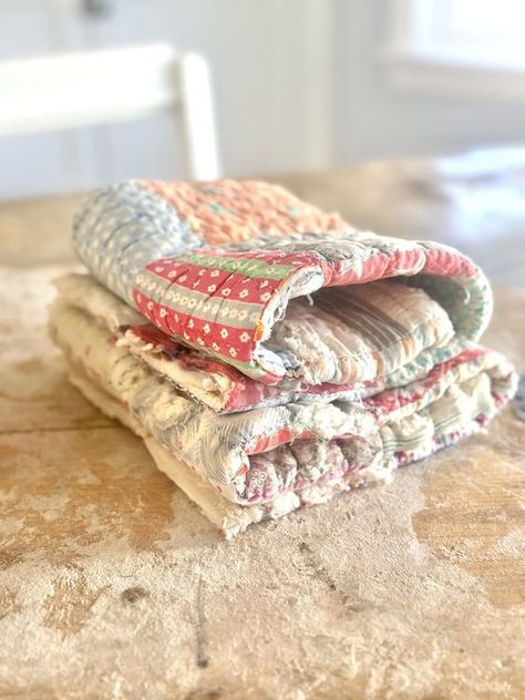 Crafts Using Tattered Vintage Quilt Pieces via @bungalow47 Vintage Quilt Pillows Ideas, Vintage Primitive Decor, Decor With Quilts, Recycle Quilts Ideas, Quilt Scraps Projects, Quilt Recycle Projects, Old Quilts Repurposed Sewing Projects, Vintage Fabric Crafts, Repurposed Vintage Quilts