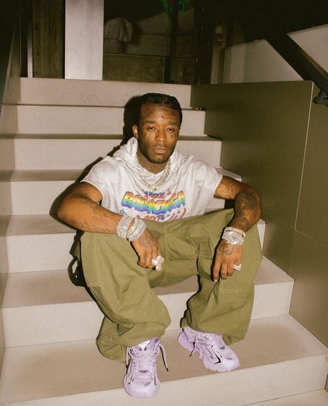 Outlander Magazine on Twitter: "SPOTTED: Lil Uzi in Balenciaga!🖤… " Lil Vert Uzi, Lil Uzi Vert Style, Balenciaga Clothing, Balenciaga Sneakers, Rap Aesthetic, Street Style Outfits Men, Lil Uzi, Lil Uzi Vert, Hip Hop Rap