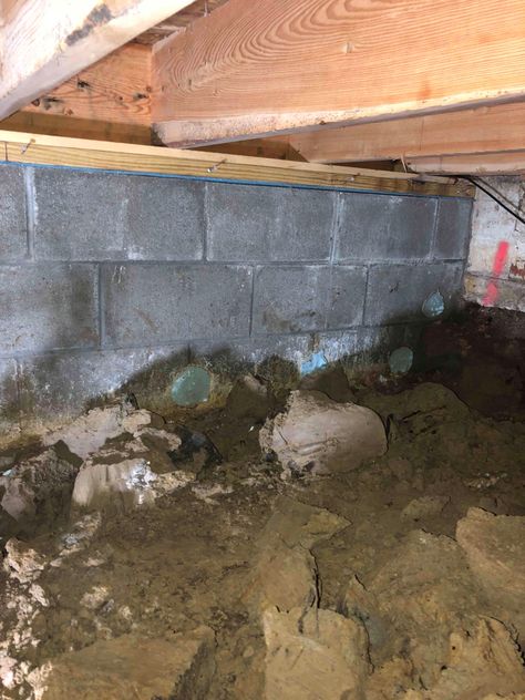 Under House Crawl Space Ideas, Crawlspace Encapsulation Diy, Vapor Barrier Crawl Space, Basement Crawl Space Ideas, Crawl Space Door Ideas, Crawl Space Organization, Crawlspace Doors, Crawlspace Ideas, Crawl Space Ideas