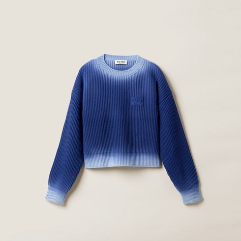 The Soft, Compact Touch Of Wool Meets A Slightly Shaded Color Effect In This Wool Sweater. The Fisherman's Rib Knit Creates A Slightly Voluminous Effect While The Embroidered Logo Completes The Look With An Iconic Note. Fisherman's Rib, Womens Cashmere, Blue Wool, Dream Clothes, Indigo Blue, Knit Tanks, Wool Sweater, Knitwear Women, Wool Sweaters