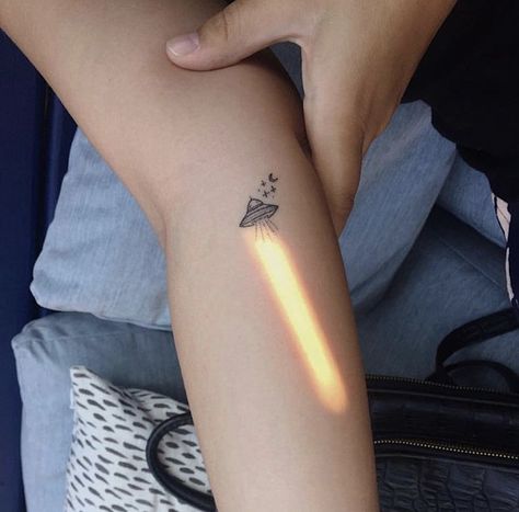 Rocket Ship Tattoo, Alien Tattoos, Spaceship Tattoo, Ufo Tattoo, Stars Tattoo, Matching Sister Tattoos, Circle Tattoos, Alien Tattoo, Geometric Tattoos