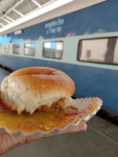 #travelindia #indianstreetfood #indianrailway #india Train Food Snapchat, Train Food Snap, Indian Railway Train, Train Food, Khana Khazana, Diwali Gif, Meal Train Recipes, Vaishno Devi, Happy Birthday Best Friend Quotes