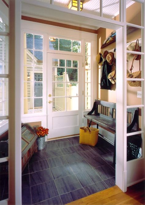 enclosed front entry Mudroom Addition, Vstupná Hala, Mud Room Entry, Mudroom Entryway, Half Walls, Room Additions, Laundry Mud Room, Room Remodeling, Design Living Room