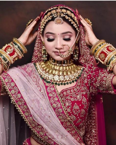 Rajwada Look Bride, Jodha Inspired Bridal Look, Jodha Bridal Look, Jewelry For Bride Wedding, Bridal Looks Indian Brides 2024, Rajasthani Bride Jewellery, Rajwada Bridal Look, Dream Wedding Ideas Dresses The Bride, Brides In Lehenga