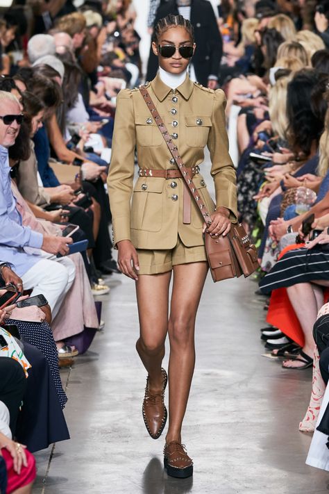 Safari Outfits, Safari Chic, Safari Style, Michael Kors Collection, Looks Chic, Fashion Show Collection, Fashion 2020, Military Fashion, Look Chic