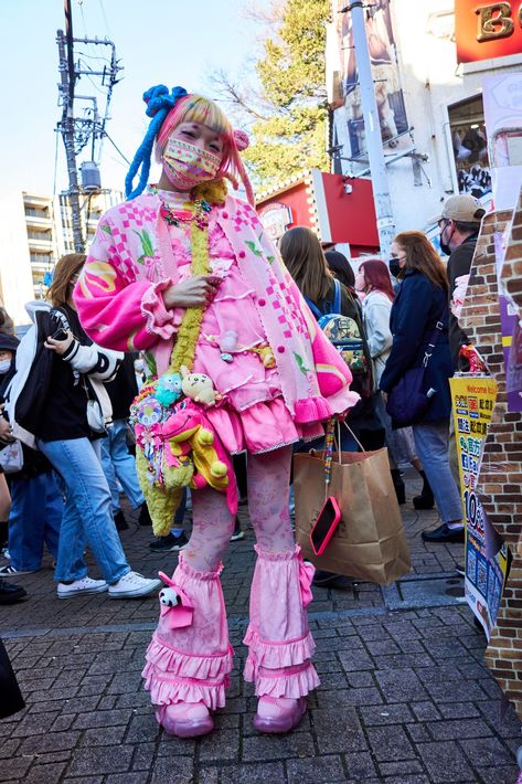 Kitschy Fashion, Decora Kei Outfits, Decora Fashion Outfits, Decora Outfits, Decora Art, Harajuku Outfit, Kawaii Street Fashion, Decora Fashion, Decora Harajuku