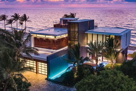 Art Beckons in Modern South Palm Beach Home  @AlmostHomeFL #home #realestate #palmbeach Beach Mansions, Millionaire Homes, San Myshuno, Beach Mansion, Mansion Designs, Real Estates Design, Mega Mansions, Modern Beach House, Modern Mansion