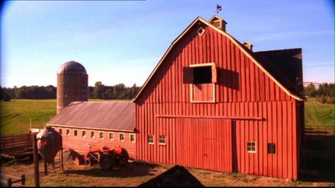 Smallville Aesthetic, Clark Smallville, Lois And Clark Smallville, Smallville Clark Kent, Kent Family, Kent Farm, Big Barda, General Zod, Farm Projects